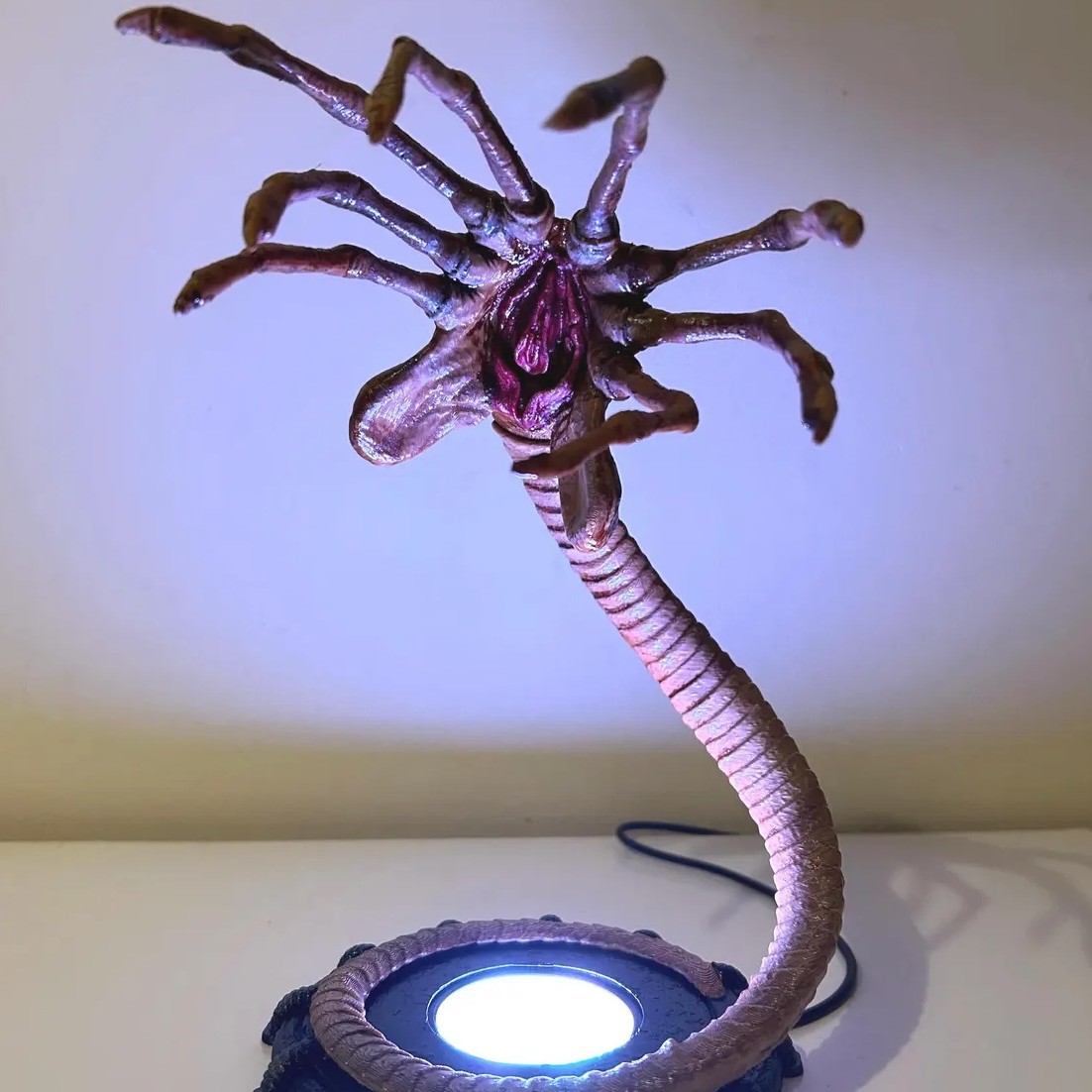 Neon Sign Party - Lámpara Alien Facehugger, Luz Nocturna, Decoración